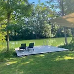 Riverside Szigetkoez *