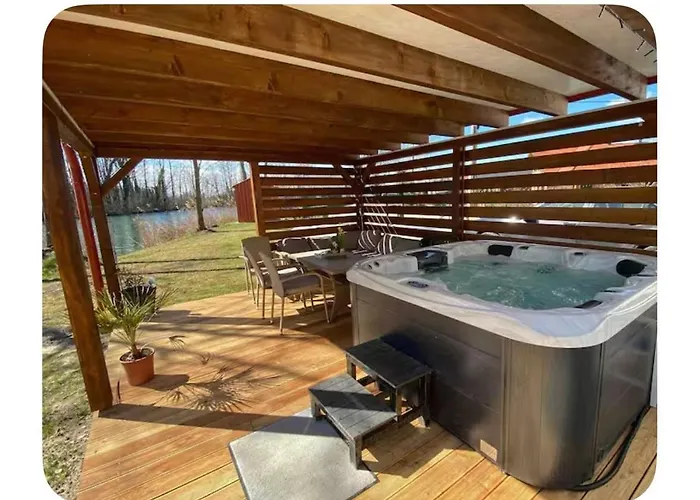 Riverside Szigetkoez Apartament